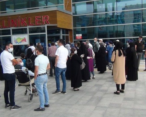 العلاج المجاني للسوريين في تركيا: كيف تحصل على معاينات وأدوية بالمجان؟