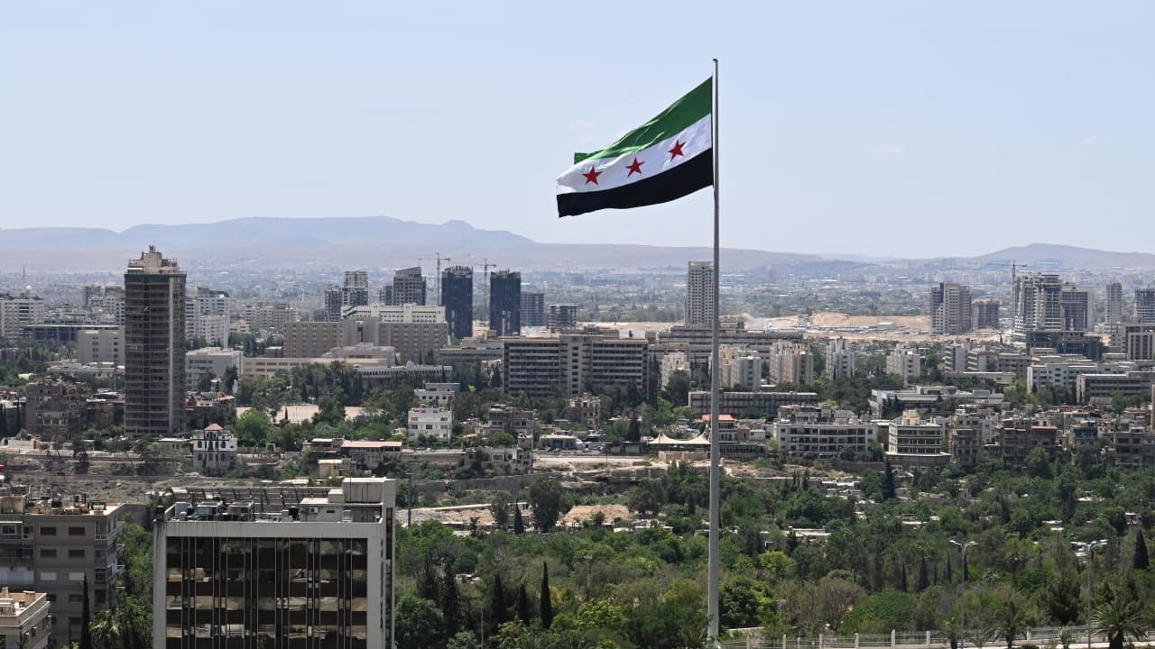 أول تعليق رسمي من سوريا على إعلان كندا رفع العقوبات عن دمشق