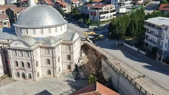 نزهة صباحية لمسنة تركية تنقذ 31 شخصًا من موت محقق