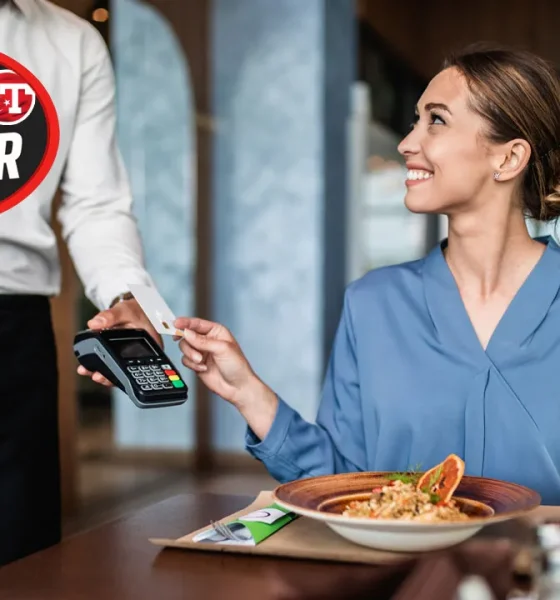 صدمة للنُوادل في تركيا: إلغاء رسوم الخدمة يهدد بخسائر تصل إلى 10 آلاف ليرة شهريًا