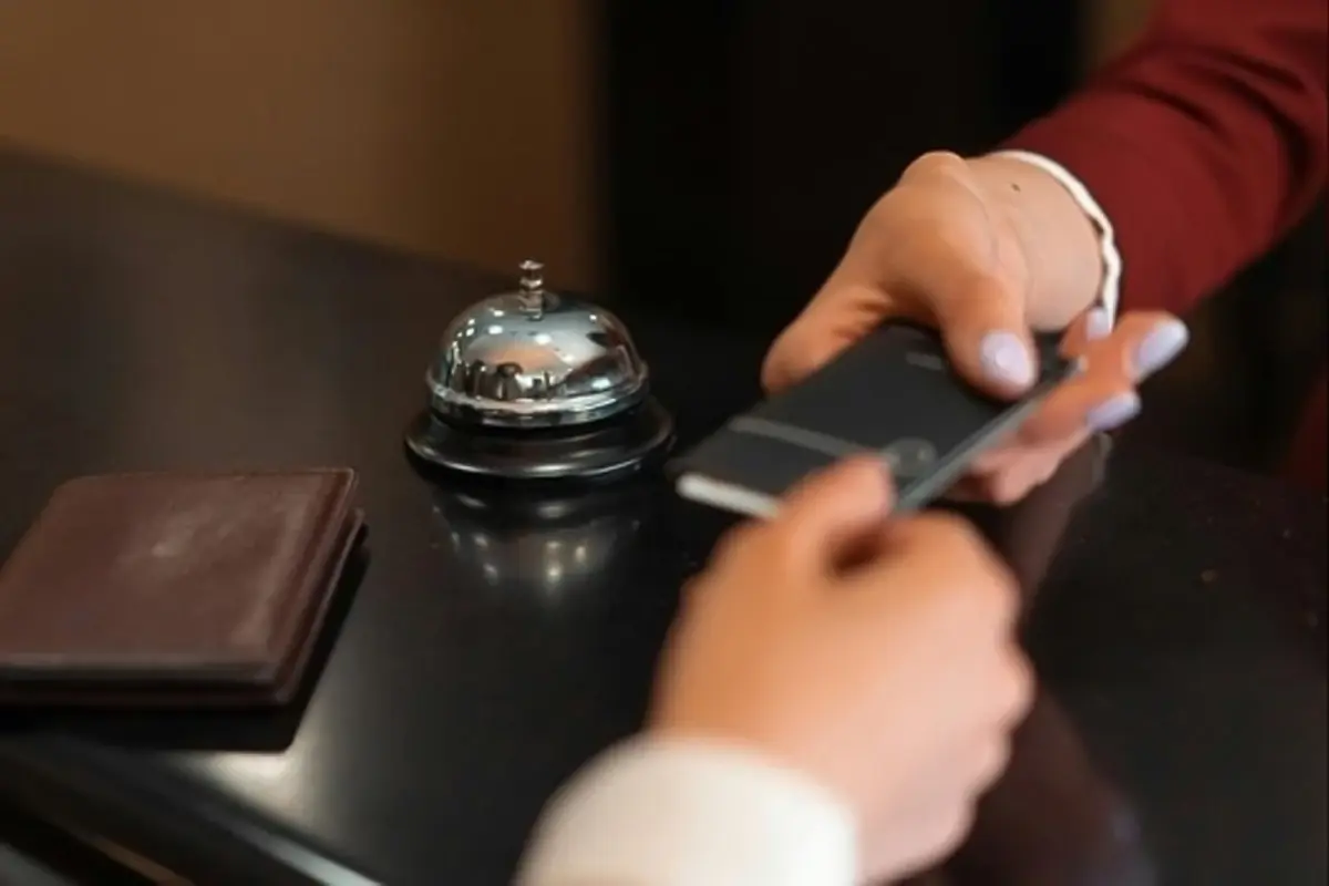 رسمياً: منع تصوير بطاقات الهوية في الفنادق… وبدء عصر جديد من الخصوصية