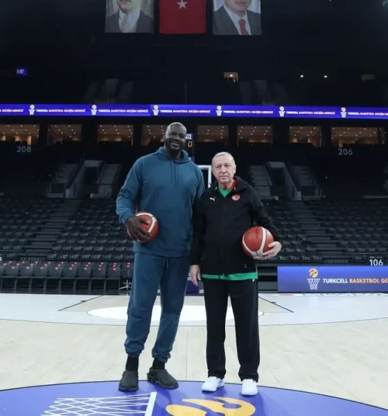 إسطنبول.. الرئيس أردوغان يتحدى أسطورة كرة السلة شاكيل أونيل (فيديو)