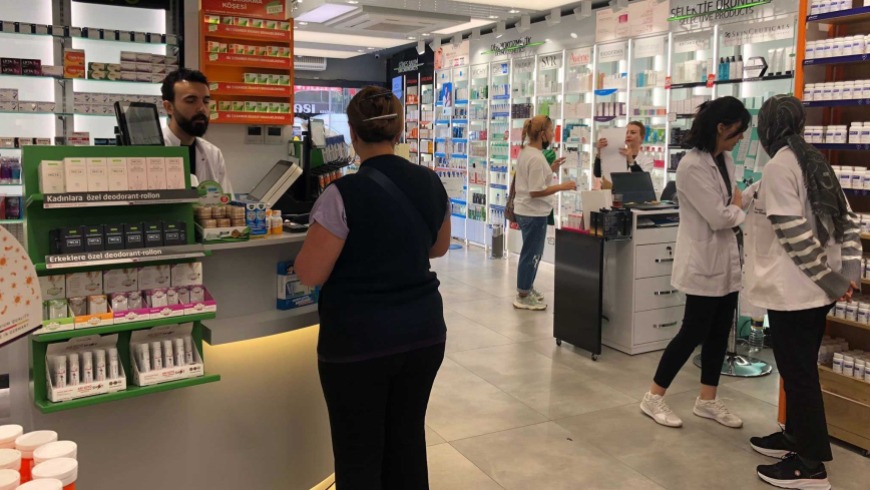 اتحاد الصيادلة يحذر من تعطل أدوية السوريين في تركيا