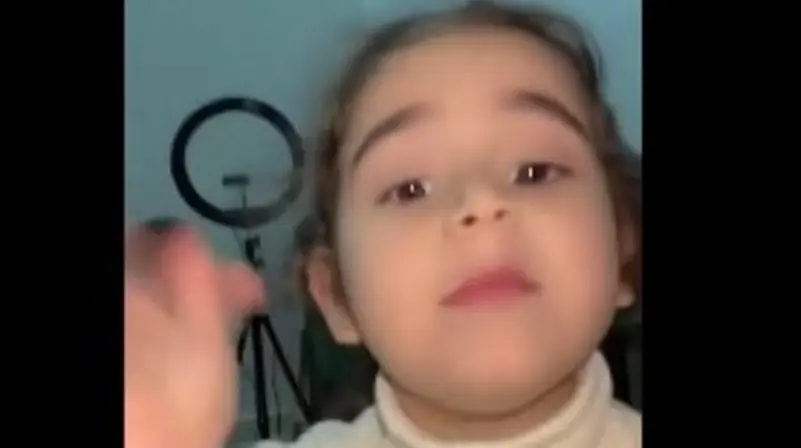 طفلة سورية للسعوديين: "أنا زعلانة كتير".. ومفاجأة تنتظرها