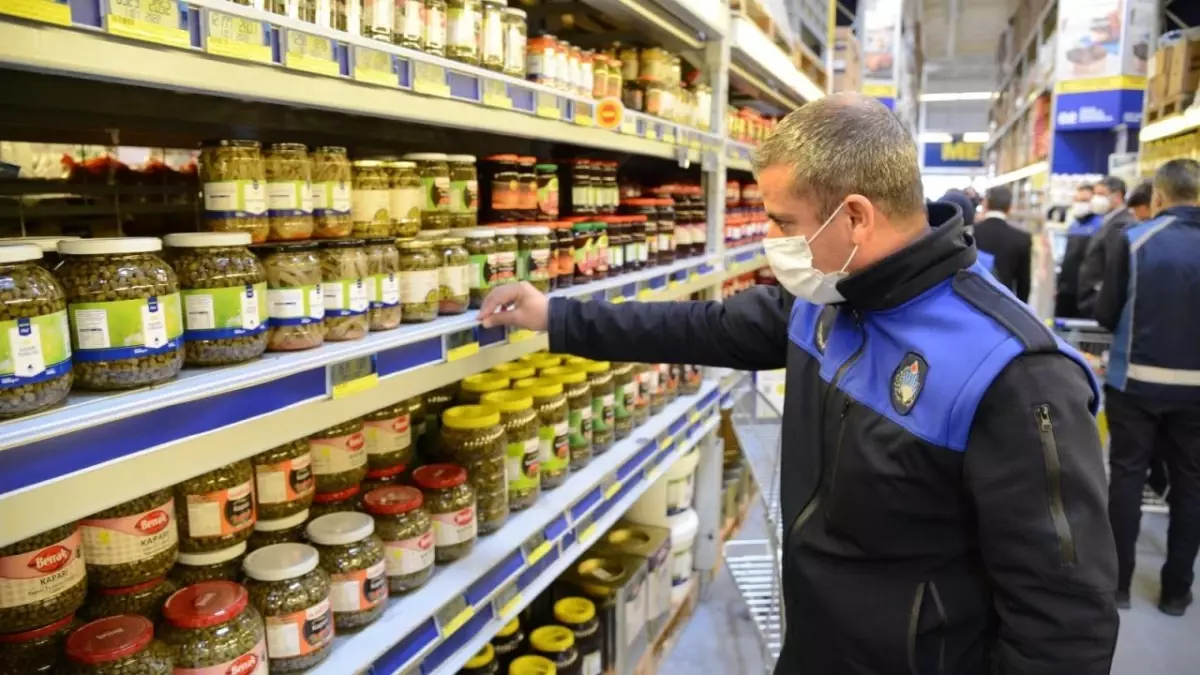 إسطنبول تطبق سياسة "عدم التسامح مطلقًا" لضمان سلامة الغذاء