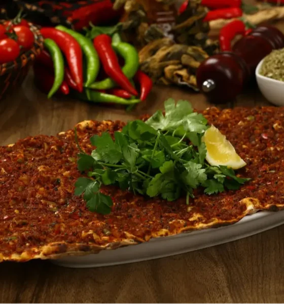 صدمة في إسطنبول: سعر اللحم بعجين يقفز إلى مستويات قياسية ويشعل مواقع التواصل