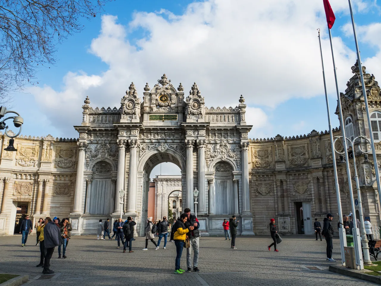 عشاق السيلفي ينتصرون: التصوير يعود إلى المتاحف التاريخية في تركيا