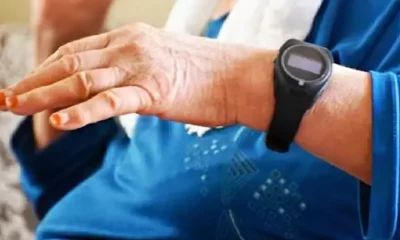 تركيا تطلق نظام أساور ذكية لمراقبة كبار السن على مدار الساعة بعد حوادث وفاة مأساوية