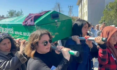 تركيا.. نساء يحملن نعش زوجة قُتلت في يوم المرأة العالمي (فيديو)