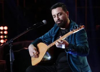 أمام زوجته وطفليه.. الاعتداء على فنان تركي شهير بعد مطاردة مرورية في أنقرة