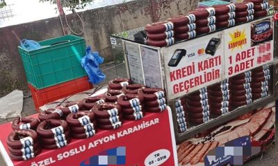 جدل في إسطنبول بعد بيع نقانق بأسعار منخفضة تثير الشكوك بين المواطنين