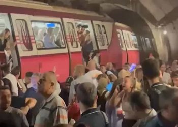 انقطاع الكهرباء وحالة هلع.. تفاصيل خروج مترو مطار صبيحة كوكجن عن السكة في إسطنبول