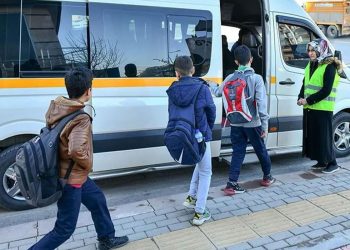 بعد المواصلات العامة.. زيادة جديدة في أسعار حافلات المدارس بإسطنبول