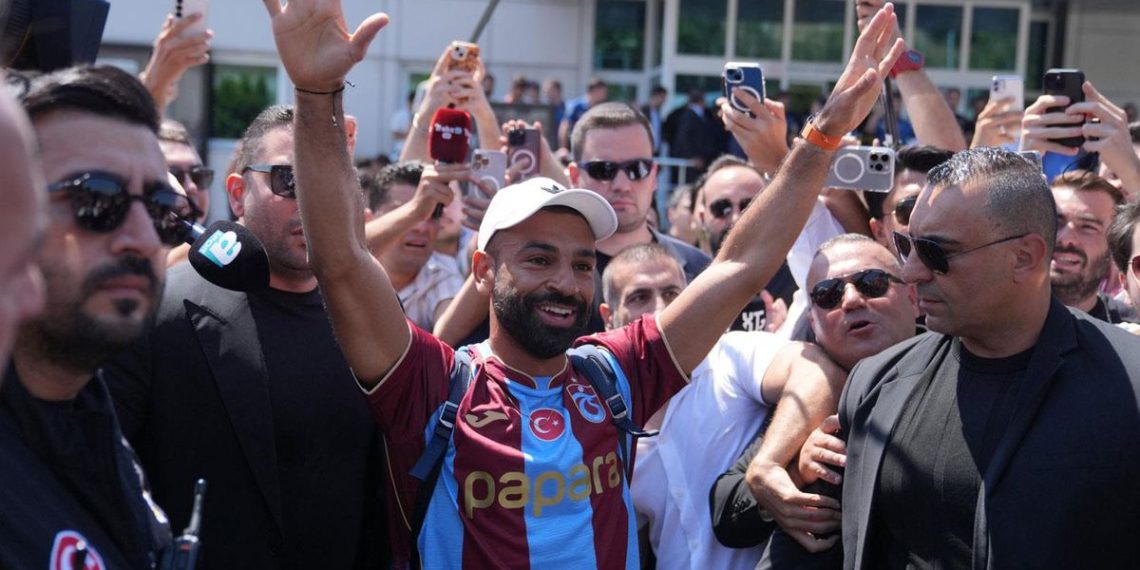 أول رسالة من محمد صلاح بعد وصوله إلى إسطنبول
