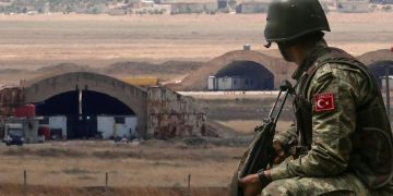 هل كان جنود أتراك في قاعدة أبو الظهور التي قصفتها إسرائيل 8 مرات؟ سوريا تحسم الجدل