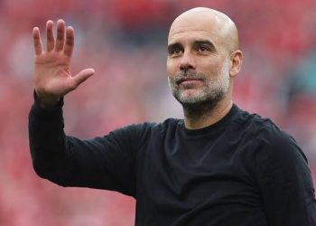 غوارديولا يحسم موقفه من تدريب محمد صلاح.. وكيله يكشف الحقيقة