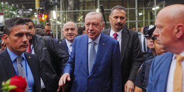 أردوغان يفاجئ المواطنين في نيويورك.. شاهد ما حدث
