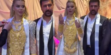 عروس تركية غارقة بالذهب.. وموقفها مع حماتها يشعل الجدل (فيديو)