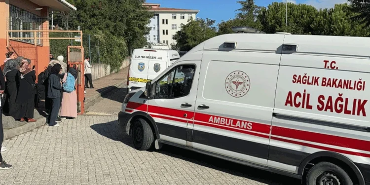 هجوم مرعب داخل مدرسة في إسطنبول.. إصابة 5 طلاب بـطعن (فيديو)
